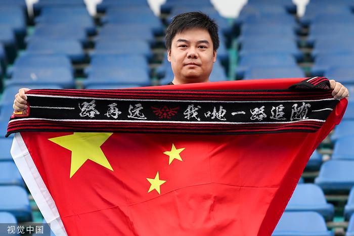 老师扒下内裤让我爽了一夜动态图